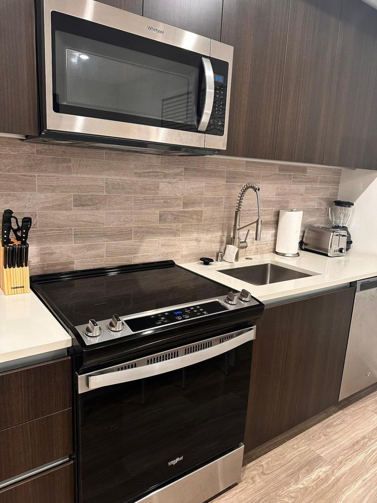 Cozy One Bedroom & Loft Sunset Free Off Site Parking And Wifi Los Angeles Esterno foto
