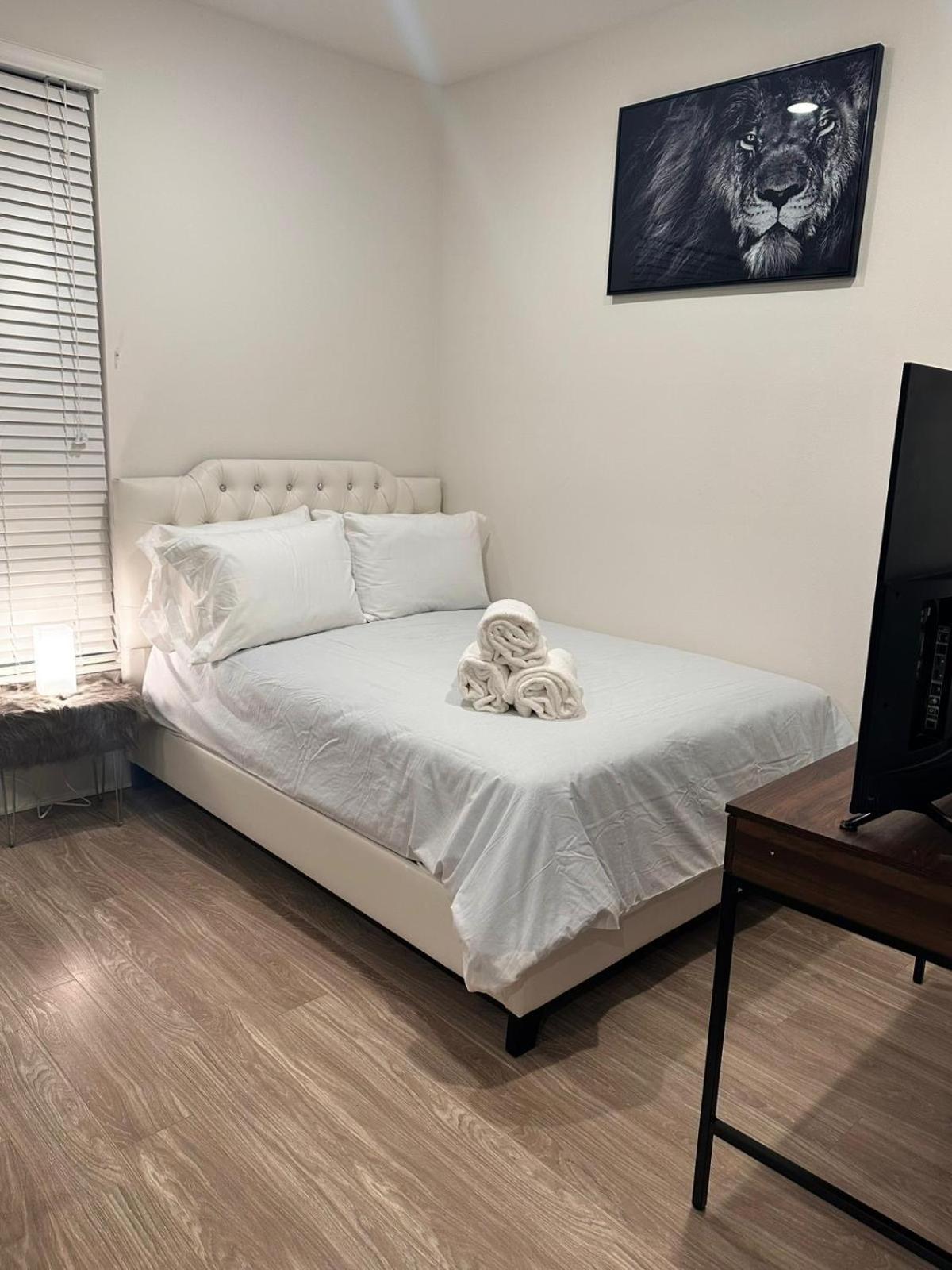 Cozy One Bedroom & Loft Sunset Free Off Site Parking And Wifi Los Angeles Esterno foto