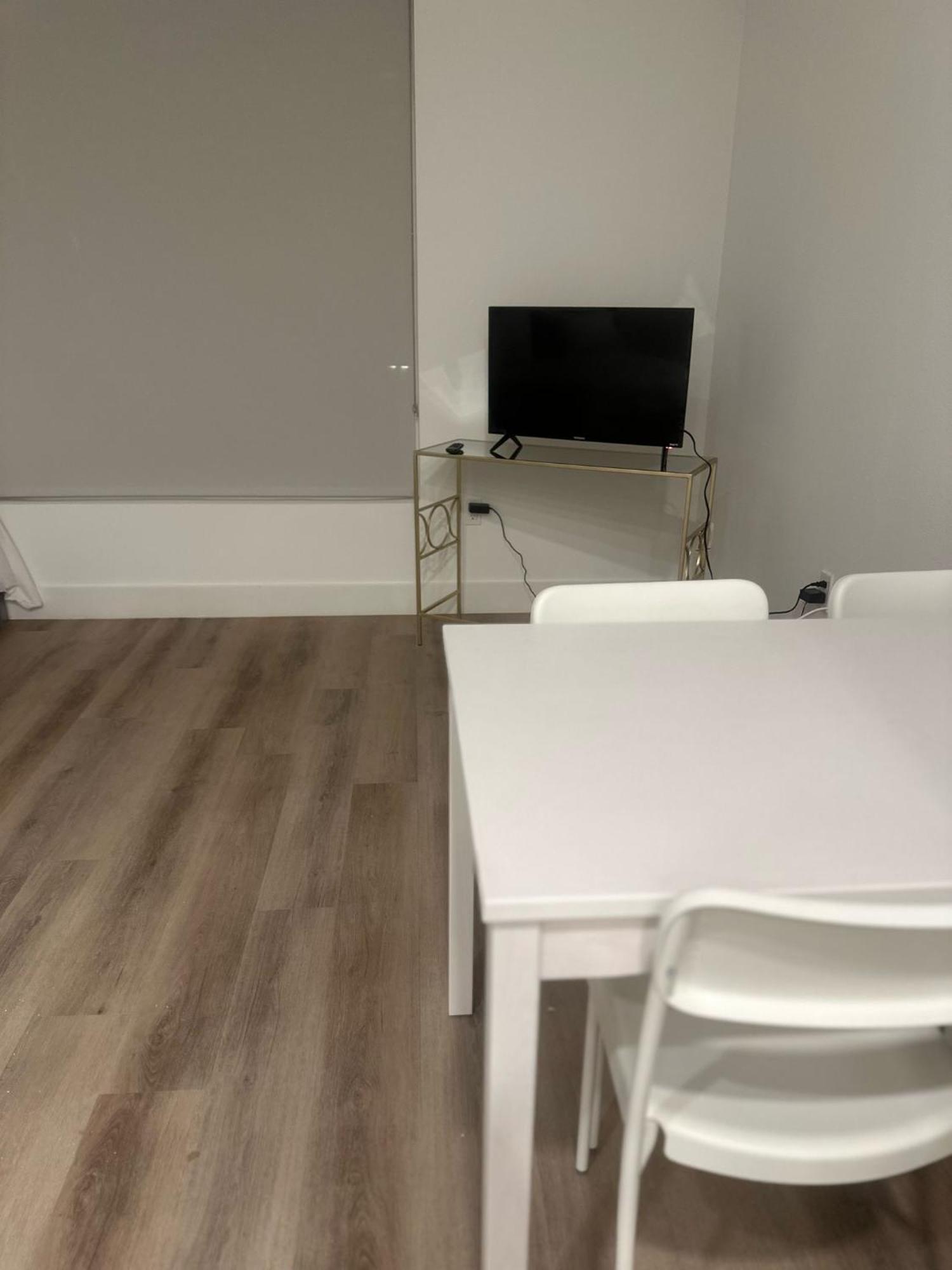 Cozy One Bedroom & Loft Sunset Free Off Site Parking And Wifi Los Angeles Esterno foto
